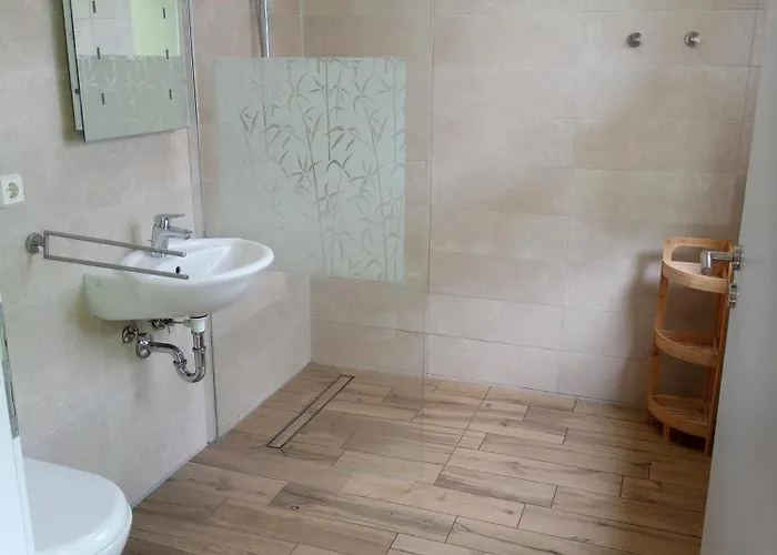 Therapiescheune - Monteurwohnungen * Egsdorf